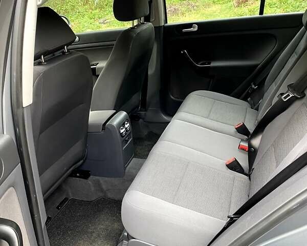 Серый Фольксваген Гольф Плюс, объемом двигателя 1.4 л и пробегом 232 тыс. км за 5750 $, фото 12 на Automoto.ua