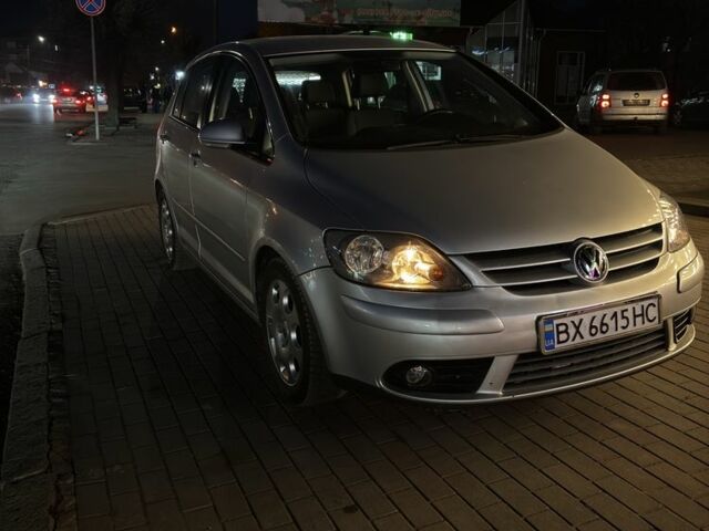 Серый Фольксваген Гольф Плюс, объемом двигателя 1.9 л и пробегом 306 тыс. км за 6600 $, фото 2 на Automoto.ua
