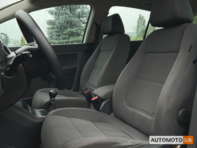 Серый Фольксваген Гольф Плюс, объемом двигателя 1.6 л и пробегом 237 тыс. км за 5499 $, фото 15 на Automoto.ua