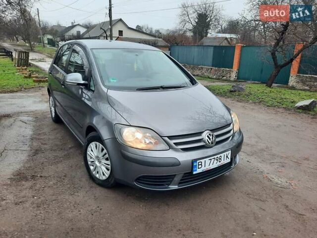 Сірий Фольксваген Golf Plus, об'ємом двигуна 1.6 л та пробігом 213 тис. км за 6750 $, фото 115 на Automoto.ua