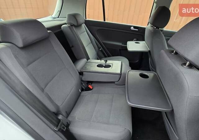 Серый Фольксваген Гольф Плюс, объемом двигателя 1.6 л и пробегом 230 тыс. км за 7999 $, фото 60 на Automoto.ua