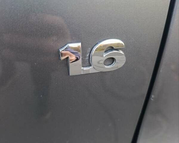 Серый Фольксваген Гольф Плюс, объемом двигателя 1.6 л и пробегом 217 тыс. км за 7400 $, фото 44 на Automoto.ua