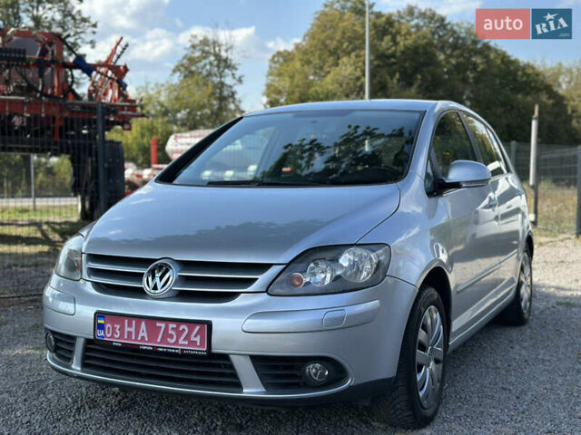 Серый Фольксваген Гольф Плюс, объемом двигателя 1.6 л и пробегом 221 тыс. км за 6400 $, фото 5 на Automoto.ua