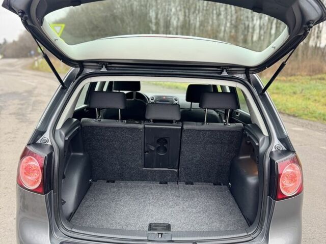 Серый Фольксваген Гольф Плюс, объемом двигателя 1.4 л и пробегом 226 тыс. км за 5300 $, фото 21 на Automoto.ua