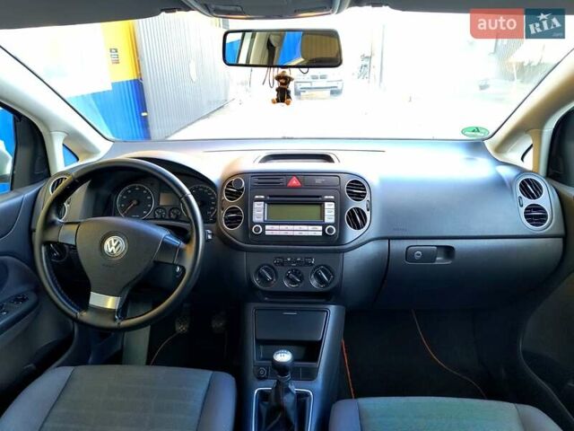 Сірий Фольксваген Golf Plus, об'ємом двигуна 1.4 л та пробігом 247 тис. км за 5100 $, фото 31 на Automoto.ua