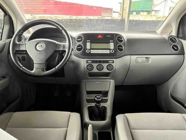 Серый Фольксваген Гольф Плюс, объемом двигателя 1.6 л и пробегом 177 тыс. км за 7199 $, фото 16 на Automoto.ua