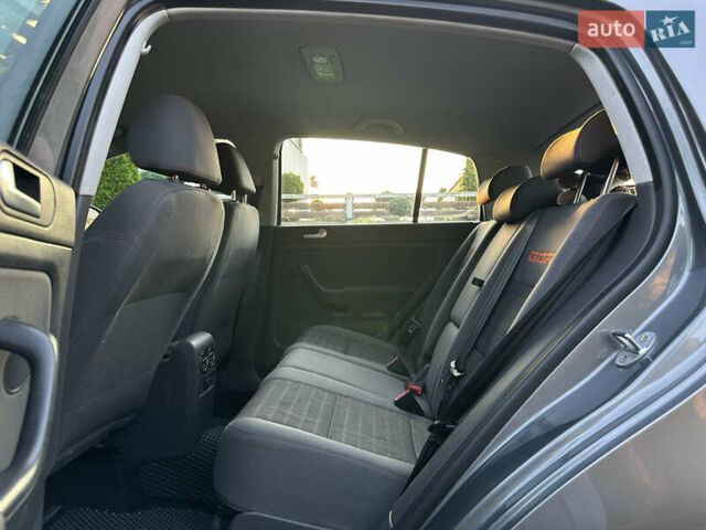 Сірий Фольксваген Golf Plus, об'ємом двигуна 1.6 л та пробігом 260 тис. км за 6799 $, фото 48 на Automoto.ua