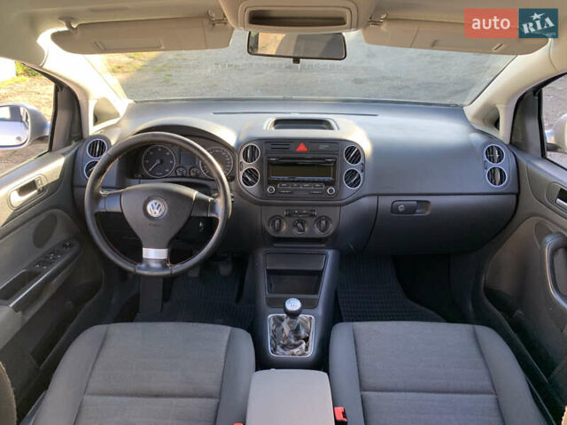 Серый Фольксваген Гольф Плюс, объемом двигателя 1.97 л и пробегом 293 тыс. км за 7400 $, фото 11 на Automoto.ua