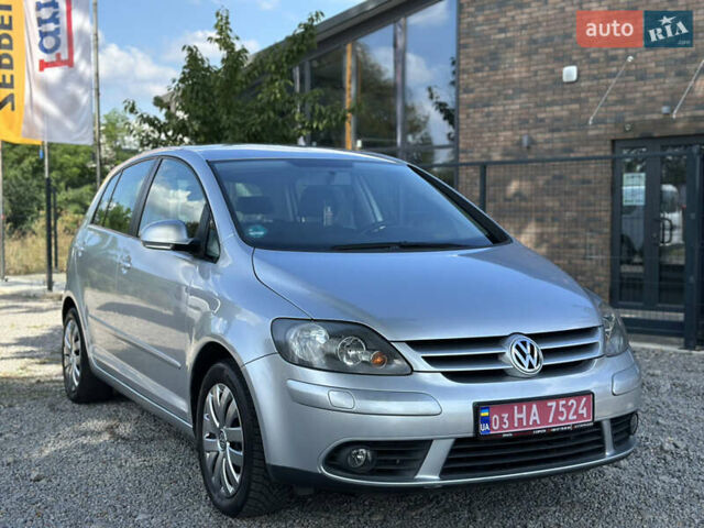 Серый Фольксваген Гольф Плюс, объемом двигателя 1.6 л и пробегом 221 тыс. км за 6400 $, фото 1 на Automoto.ua