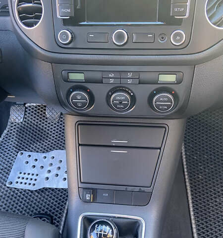 Серый Фольксваген Гольф Плюс, объемом двигателя 1.6 л и пробегом 212 тыс. км за 5399 $, фото 18 на Automoto.ua