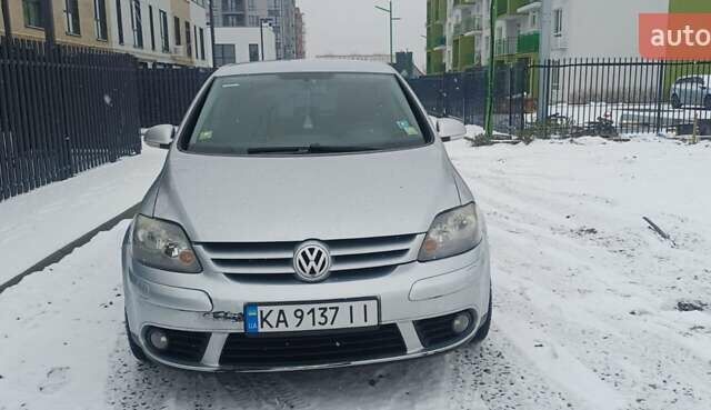 Серый Фольксваген Гольф Плюс, объемом двигателя 1.39 л и пробегом 254 тыс. км за 5800 $, фото 5 на Automoto.ua