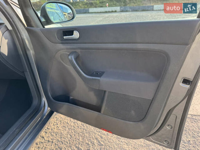 Серый Фольксваген Гольф Плюс, объемом двигателя 1.4 л и пробегом 174 тыс. км за 5650 $, фото 16 на Automoto.ua