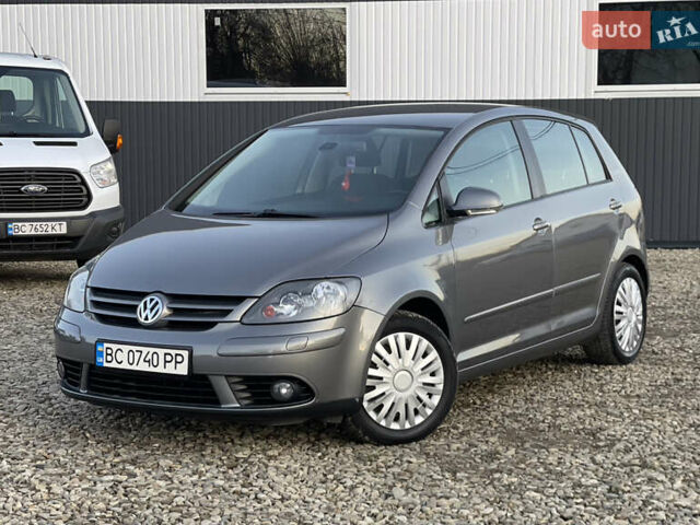Серый Фольксваген Гольф Плюс, объемом двигателя 1.6 л и пробегом 261 тыс. км за 6550 $, фото 5 на Automoto.ua