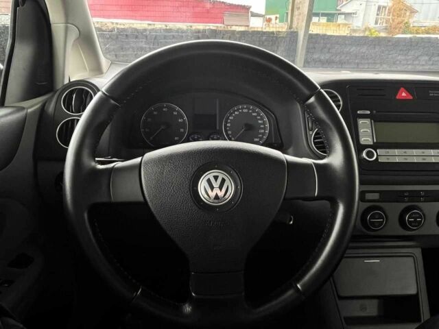 Серый Фольксваген Гольф Плюс, объемом двигателя 1.6 л и пробегом 177 тыс. км за 7199 $, фото 3 на Automoto.ua
