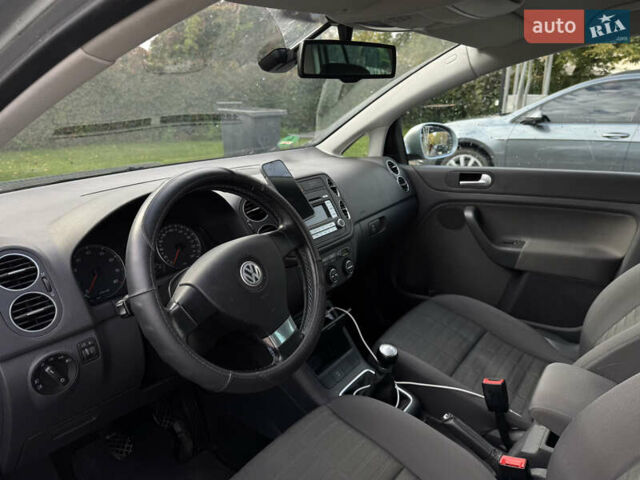 Фольксваген Гольф Плюс 2006 в Ровно на Automoto.ua Серый Фольксваген Гольф Плюс, объемом двигателя 1.6 л и пробегом 213 тыс. км за 5500 $, фото 2 на Automoto.ua