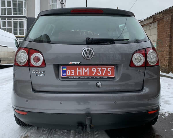 Серый Фольксваген Гольф Плюс, объемом двигателя 1.6 л и пробегом 206 тыс. км за 5999 $, фото 7 на Automoto.ua