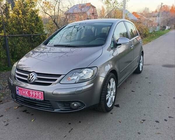 Серый Фольксваген Гольф Плюс, объемом двигателя 1.6 л и пробегом 217 тыс. км за 7400 $, фото 8 на Automoto.ua