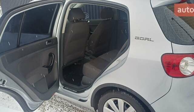 Серый Фольксваген Гольф Плюс, объемом двигателя 1.39 л и пробегом 254 тыс. км за 5800 $, фото 8 на Automoto.ua