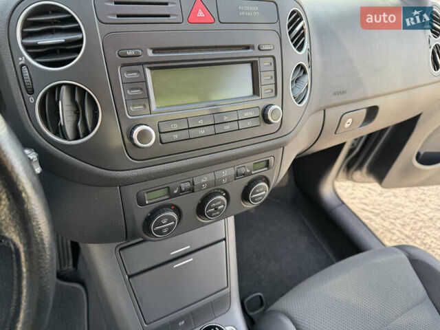 Серый Фольксваген Гольф Плюс, объемом двигателя 1.4 л и пробегом 174 тыс. км за 5650 $, фото 22 на Automoto.ua