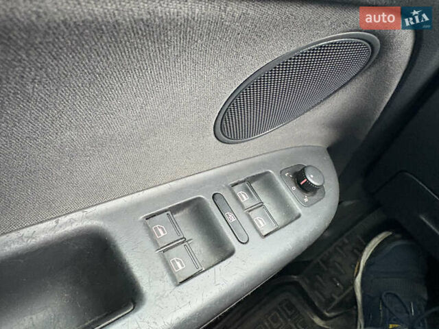 Сірий Фольксваген Golf Plus, об'ємом двигуна 1.6 л та пробігом 270 тис. км за 5850 $, фото 15 на Automoto.ua