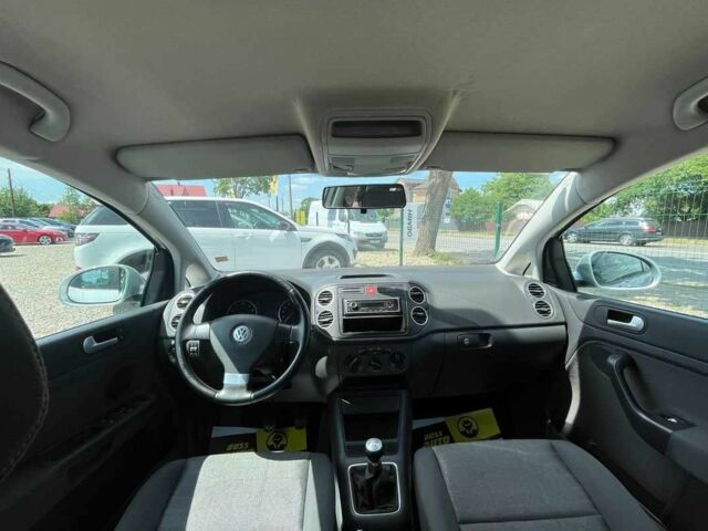 Серый Фольксваген Гольф Плюс, объемом двигателя 1.4 л и пробегом 244 тыс. км за 5600 $, фото 20 на Automoto.ua