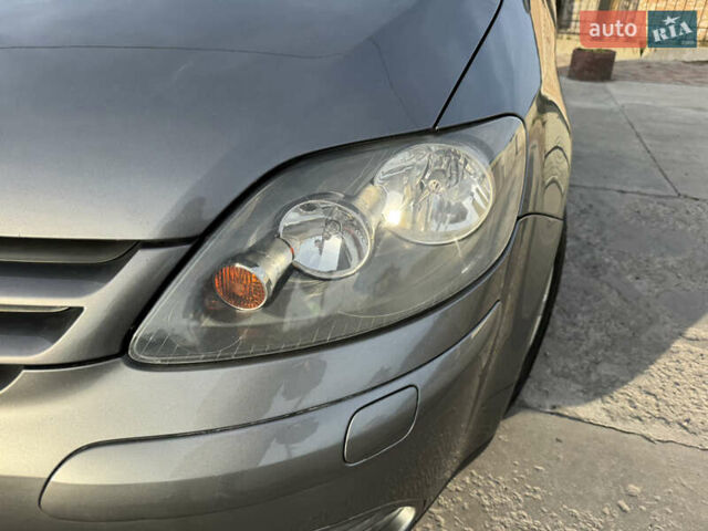 Серый Фольксваген Гольф Плюс, объемом двигателя 1.4 л и пробегом 174 тыс. км за 5650 $, фото 6 на Automoto.ua