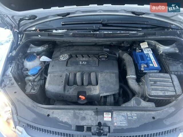 Серый Фольксваген Гольф Плюс, объемом двигателя 1.6 л и пробегом 198 тыс. км за 5100 $, фото 13 на Automoto.ua