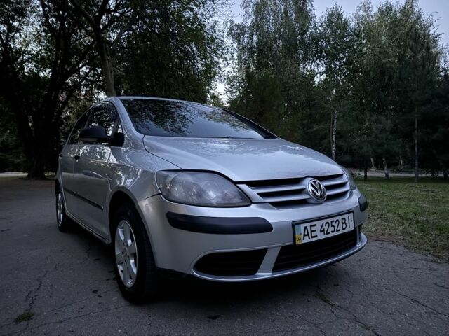 Серый Фольксваген Гольф Плюс, объемом двигателя 1.6 л и пробегом 202 тыс. км за 4499 $, фото 8 на Automoto.ua