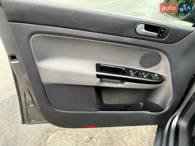 Серый Фольксваген Гольф Плюс, объемом двигателя 1.4 л и пробегом 232 тыс. км за 5750 $, фото 13 на Automoto.ua