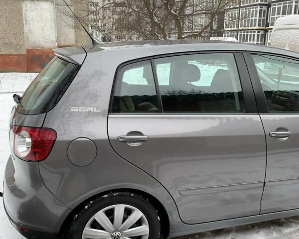 Серый Фольксваген Гольф Плюс, объемом двигателя 1.6 л и пробегом 206 тыс. км за 5999 $, фото 9 на Automoto.ua
