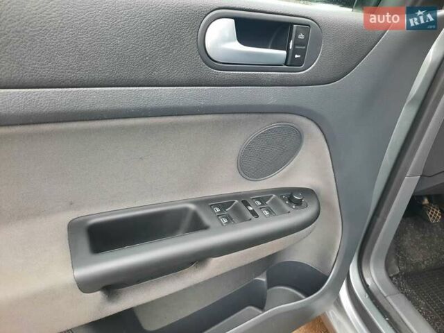 Сірий Фольксваген Golf Plus, об'ємом двигуна 1.6 л та пробігом 213 тис. км за 6750 $, фото 21 на Automoto.ua