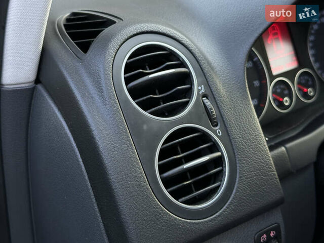 Сірий Фольксваген Golf Plus, об'ємом двигуна 1.6 л та пробігом 260 тис. км за 6799 $, фото 35 на Automoto.ua