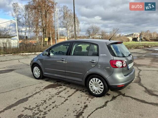 Серый Фольксваген Гольф Плюс, объемом двигателя 1.4 л и пробегом 227 тыс. км за 5500 $, фото 9 на Automoto.ua