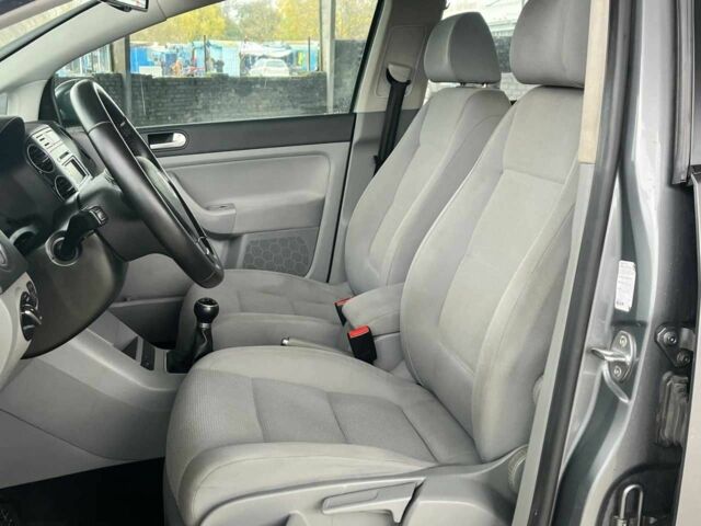 Серый Фольксваген Гольф Плюс, объемом двигателя 1.6 л и пробегом 177 тыс. км за 7199 $, фото 12 на Automoto.ua