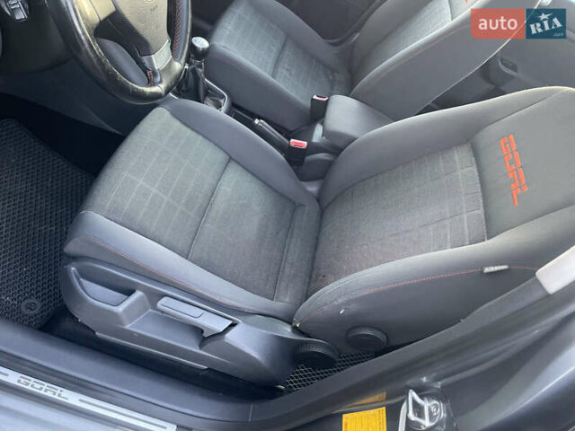 Серый Фольксваген Гольф Плюс, объемом двигателя 1.6 л и пробегом 261 тыс. км за 6550 $, фото 24 на Automoto.ua