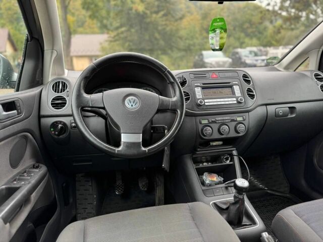 Серый Фольксваген Гольф Плюс, объемом двигателя 1.6 л и пробегом 232 тыс. км за 5900 $, фото 18 на Automoto.ua