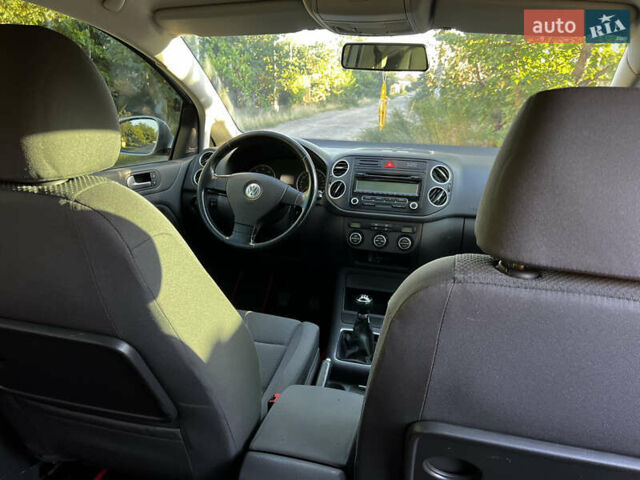 Серый Фольксваген Гольф Плюс, объемом двигателя 1.39 л и пробегом 192 тыс. км за 5800 $, фото 5 на Automoto.ua