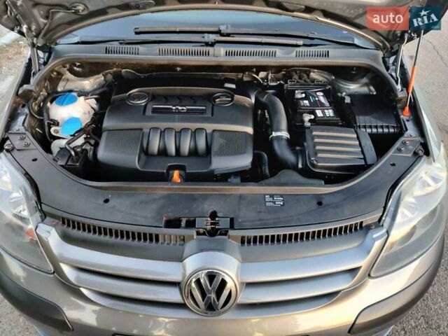 Серый Фольксваген Гольф Плюс, объемом двигателя 1.6 л и пробегом 175 тыс. км за 5800 $, фото 24 на Automoto.ua