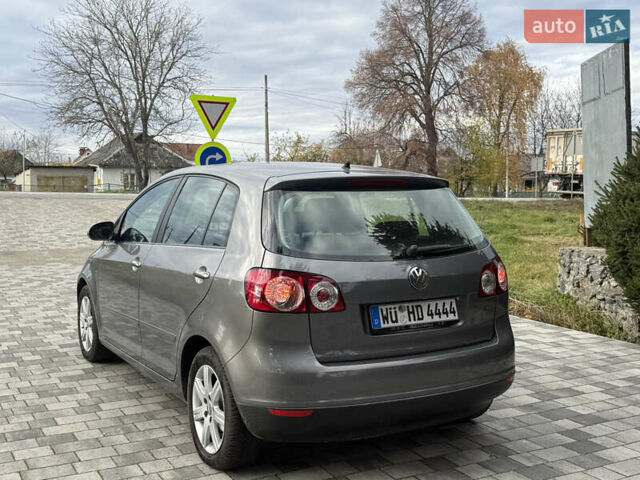 Серый Фольксваген Гольф Плюс, объемом двигателя 1.6 л и пробегом 212 тыс. км за 5550 $, фото 3 на Automoto.ua
