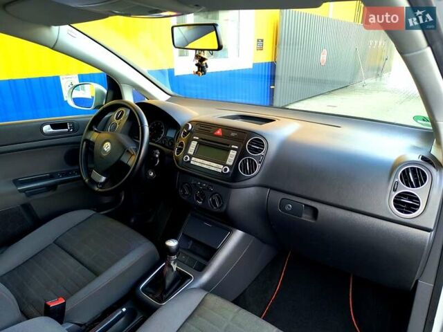 Сірий Фольксваген Golf Plus, об'ємом двигуна 1.4 л та пробігом 247 тис. км за 5100 $, фото 37 на Automoto.ua