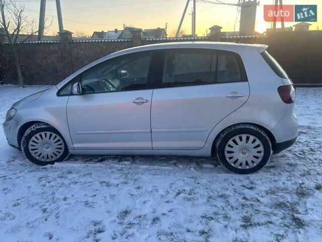 Серый Фольксваген Гольф Плюс, объемом двигателя 1.6 л и пробегом 198 тыс. км за 5100 $, фото 1 на Automoto.ua