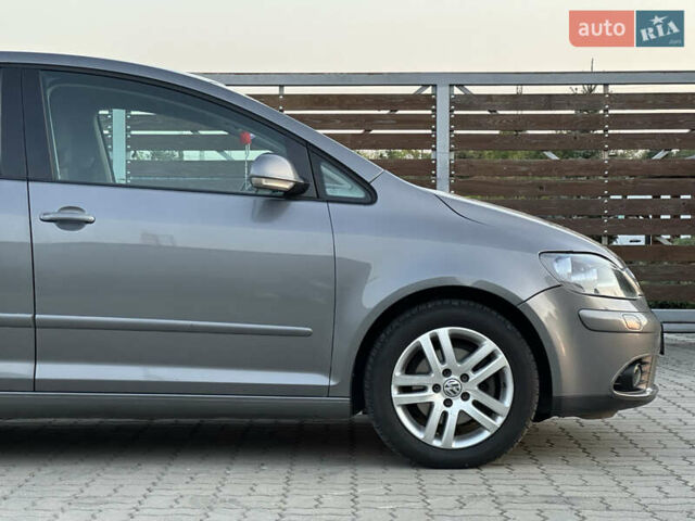 Сірий Фольксваген Golf Plus, об'ємом двигуна 1.6 л та пробігом 260 тис. км за 6799 $, фото 21 на Automoto.ua