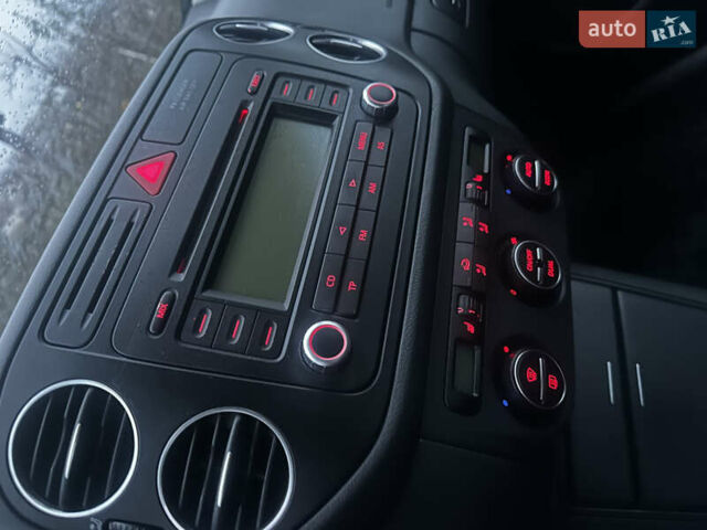 Серый Фольксваген Гольф Плюс, объемом двигателя 1.6 л и пробегом 182 тыс. км за 6500 $, фото 9 на Automoto.ua