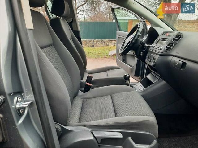 Сірий Фольксваген Golf Plus, об'ємом двигуна 1.6 л та пробігом 213 тис. км за 6750 $, фото 67 на Automoto.ua