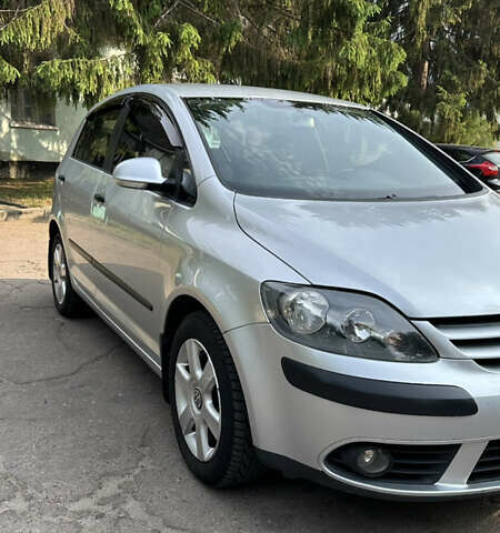 Сірий Фольксваген Golf Plus, об'ємом двигуна 1.6 л та пробігом 196 тис. км за 5449 $, фото 22 на Automoto.ua