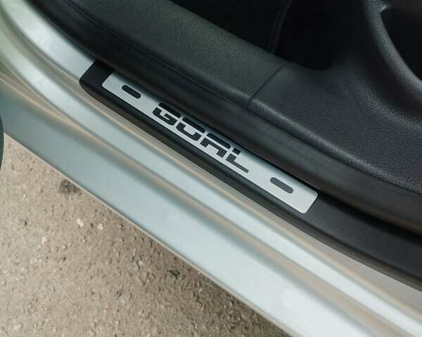 Серый Фольксваген Гольф Плюс, объемом двигателя 1.6 л и пробегом 180 тыс. км за 6700 $, фото 32 на Automoto.ua