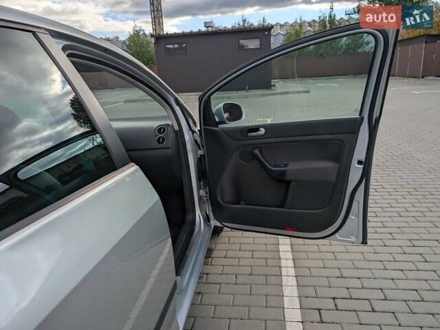 Фольксваген Гольф Плюс 2006 в Черкассах на Automoto.ua Серый Фольксваген Гольф Плюс, объемом двигателя 1.6 л и пробегом 140 тыс. км за 7500 $, фото 12 на Automoto.ua