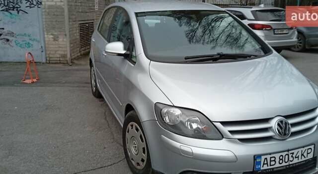 Сірий Фольксваген Golf Plus, об'ємом двигуна 1.6 л та пробігом 214 тис. км за 6350 $, фото 2 на Automoto.ua