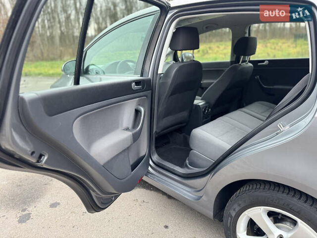 Серый Фольксваген Гольф Плюс, объемом двигателя 1.4 л и пробегом 226 тыс. км за 5300 $, фото 58 на Automoto.ua