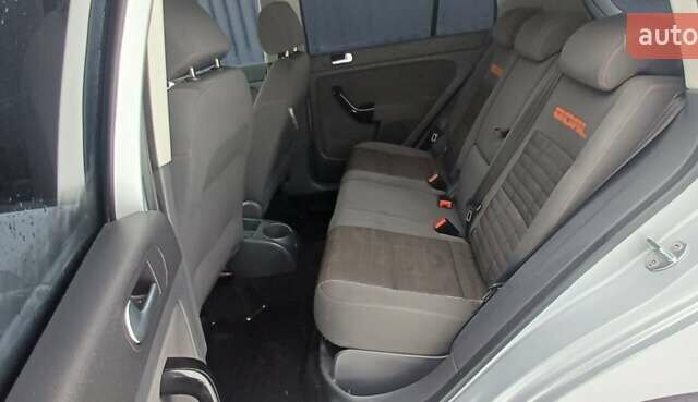 Серый Фольксваген Гольф Плюс, объемом двигателя 1.39 л и пробегом 254 тыс. км за 5800 $, фото 7 на Automoto.ua